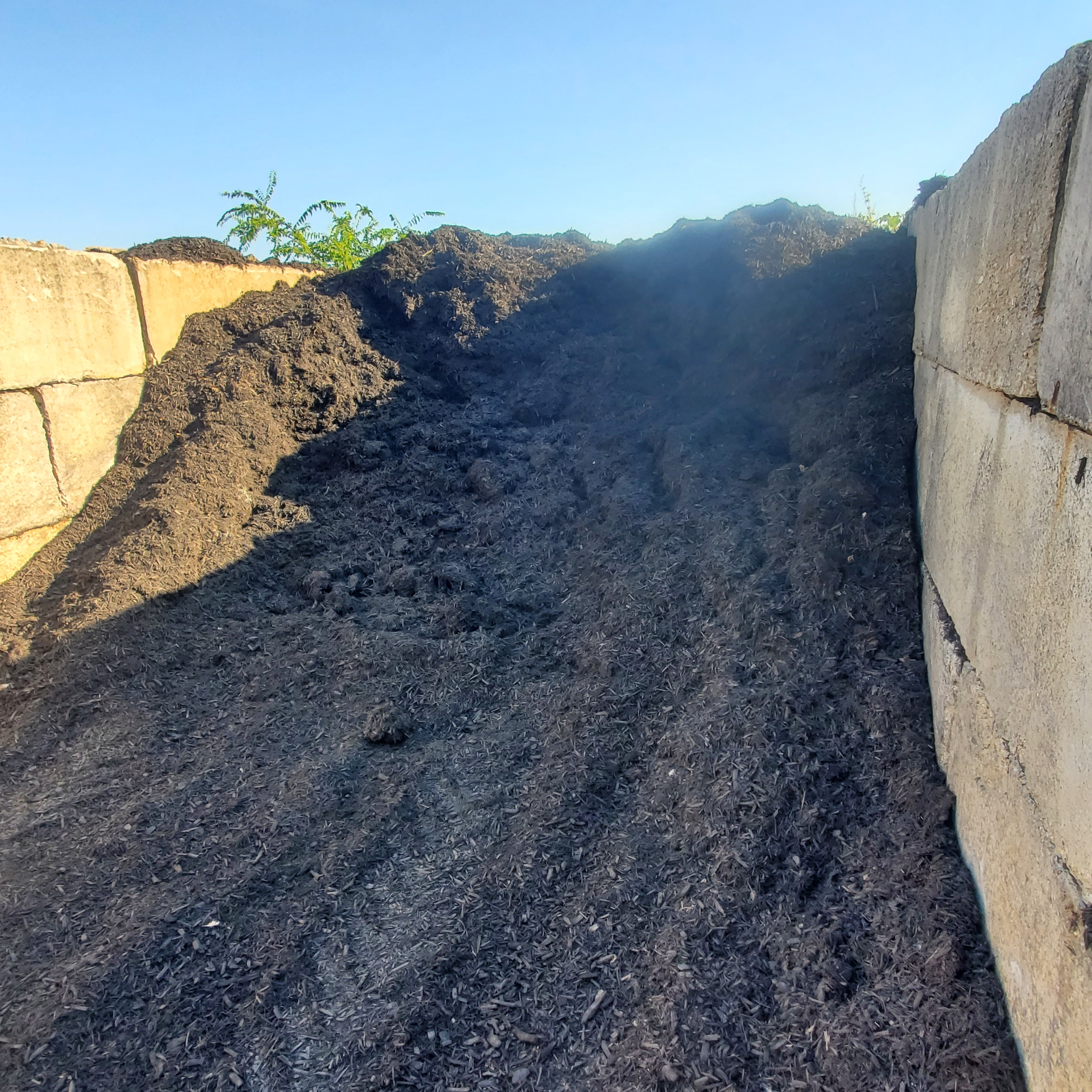 Black Hardwood Mulch Yard